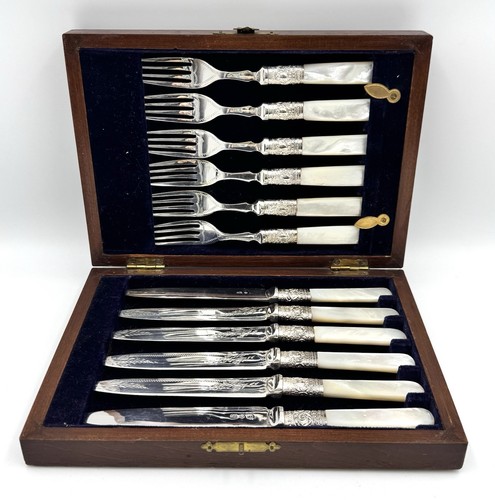 Silver plated fish cutlery - silver,