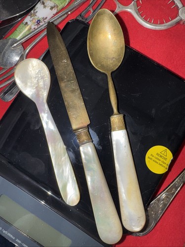 Mother pearl gilt or - gilt,